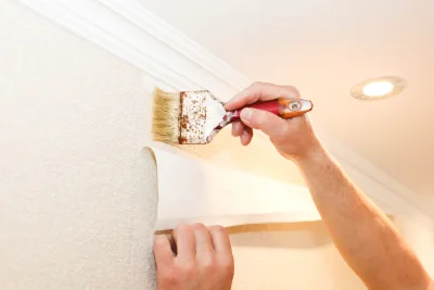 Pose de papier peint à Roquefort — revêtements muraux et toiles de verre
